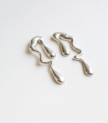 Solara Sculpted Drop Earrings